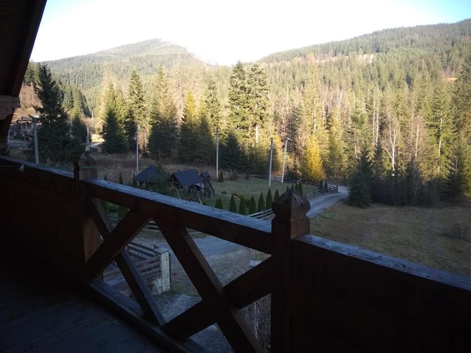 Villa На Полумистому Mykulytschyn Exterior foto